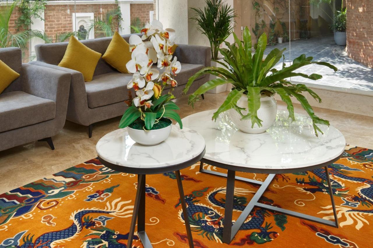 Hotel Thrive, A Tropical Courtyard Káthmándú Exteriér fotografie