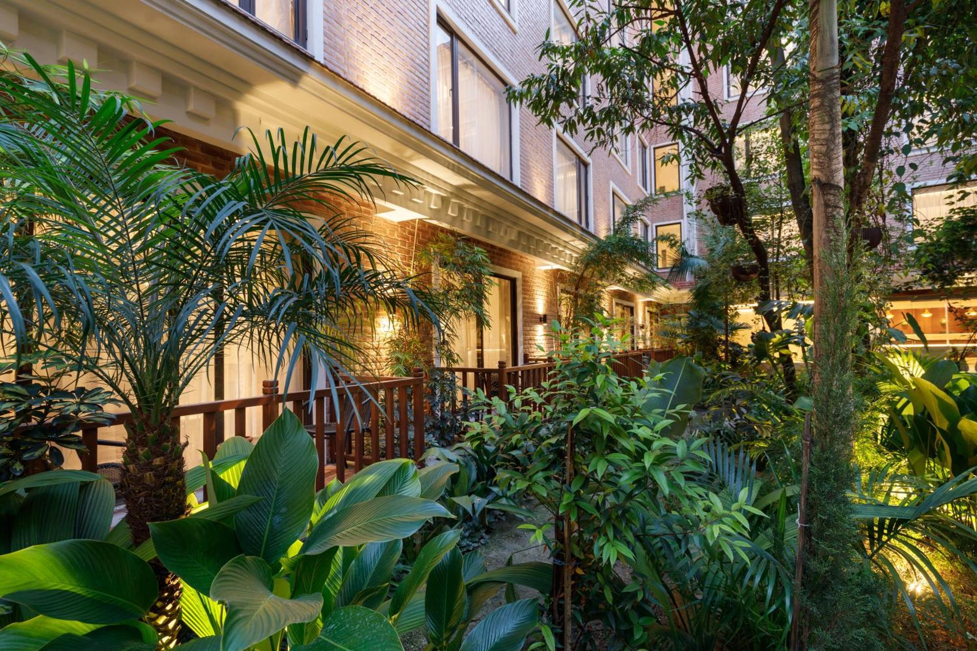 Hotel Thrive, A Tropical Courtyard Káthmándú Exteriér fotografie